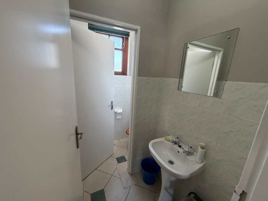 To Let Commercial Property for Rent in Rosenpark Western Cape